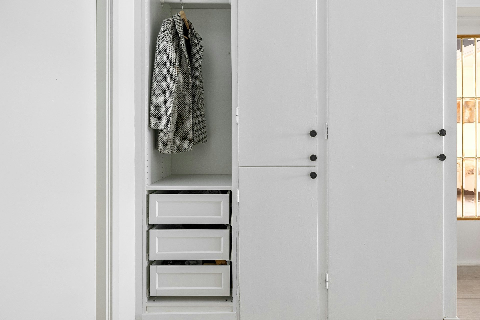 flat pack wardrobe
