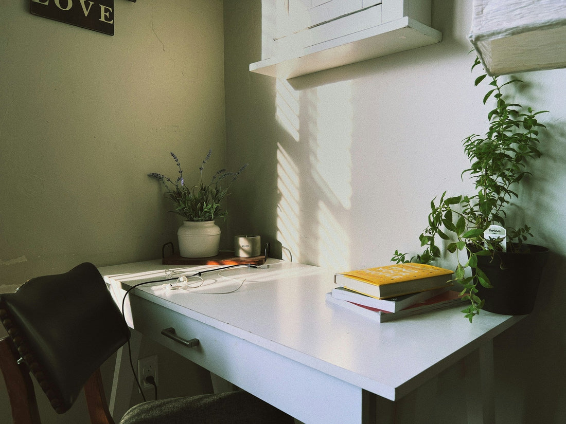 small desk for office